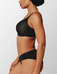 24/7® Classic Smooth Lace Wireless Minimizer Bra