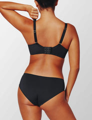 24/7® Classic Smooth Wireless Minimizer Bra