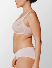 24/7® Classic Smooth Lace Wireless Minimizer Bra